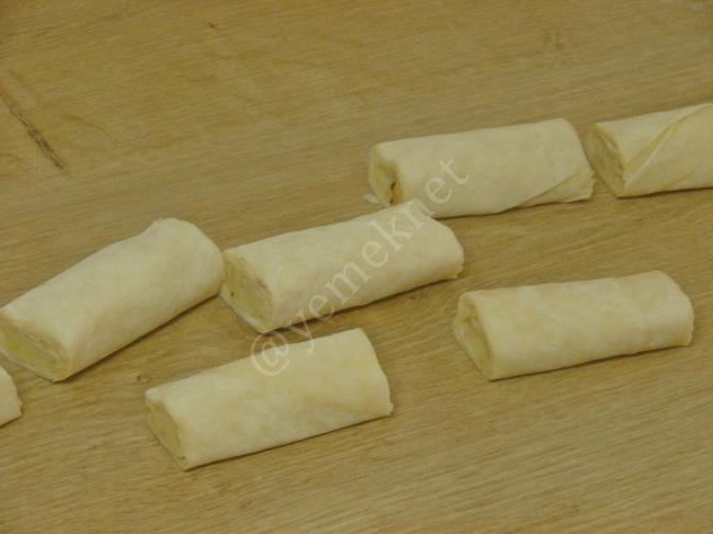 Yufkadan Patatesli Börek - Yapılışı (11/16) 