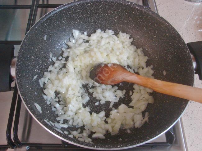 Yufkadan Patatesli Börek - Yapılışı (2/16) 