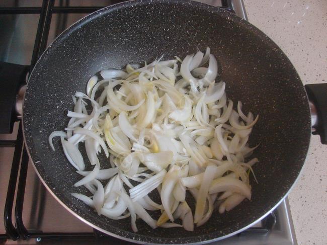 Yufkadan Tavuklu Mantı - Yapılışı (2/16) 