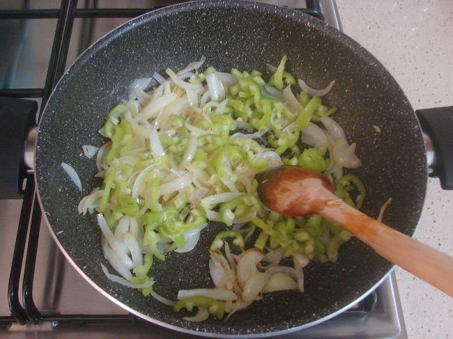 Yufkadan Tavuklu Mantı - Yapılışı (3/16) 