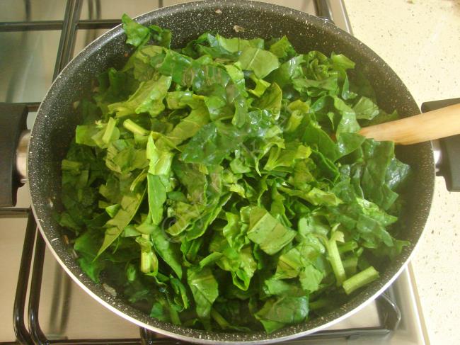 Beşamel Soslu Ispanaklı Kıymalı Börek - Yapılışı (4/20) 