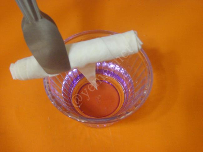 Buzlukta Sigara Böreği Saklama - Yapılışı (6/12) 