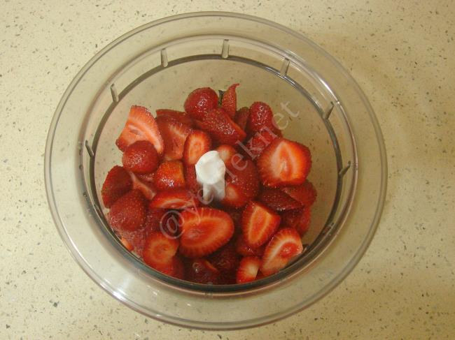 Çilekli Sorbe - Yapılışı (6/16) 