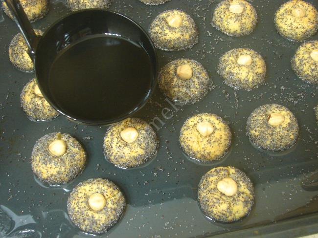 Haşhaşlı Hira Tatlısı - Yapılışı (11/16) 