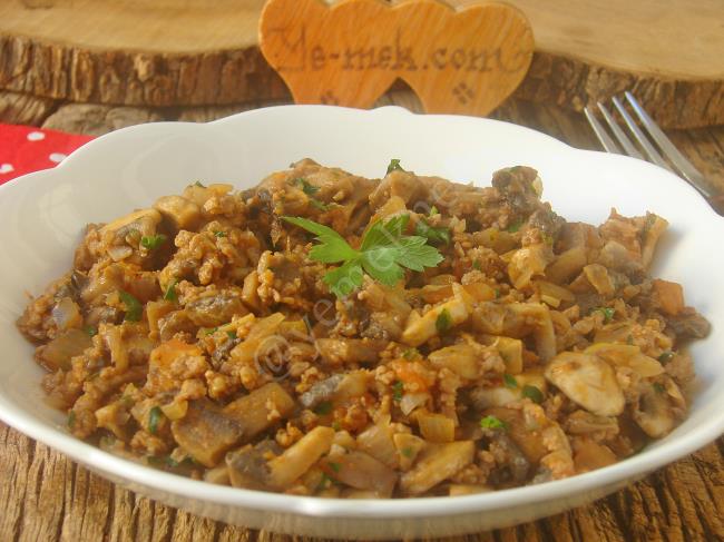 Kıymalı Mantar Sote - Yapılışı (9/12) 