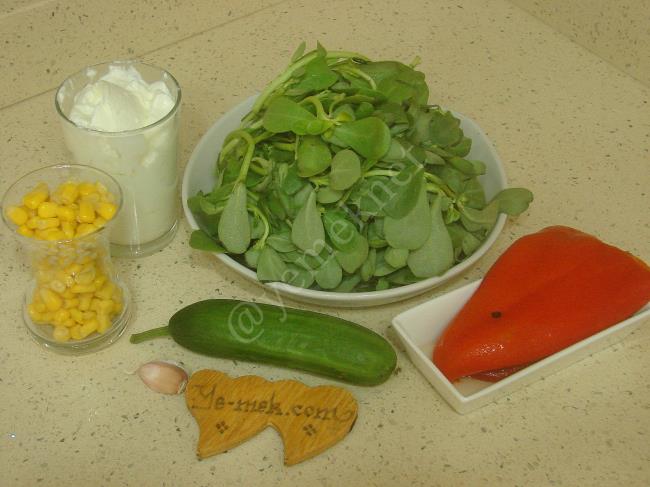 Kolay Yoğurtlu Semizotu Salatası - Yapılışı (1/8) 