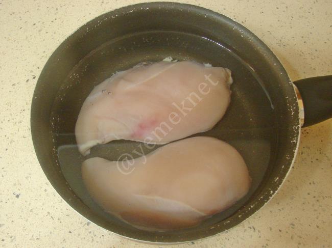 Mayonezli Tavuk Salatası - Yapılışı (2/8) 