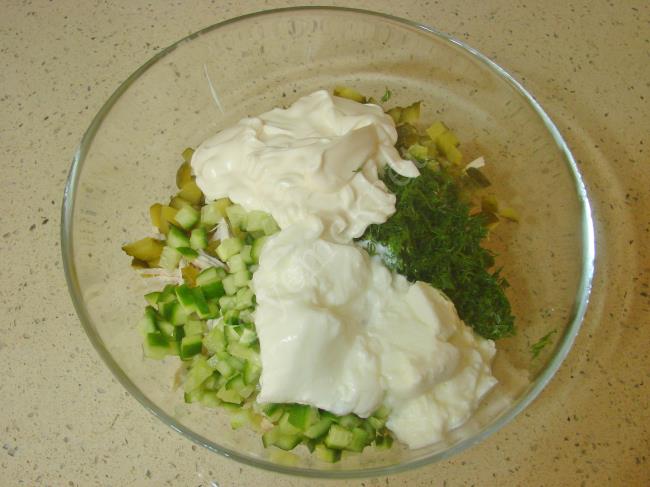 Mayonezli Tavuk Salatası - Yapılışı (4/8) 