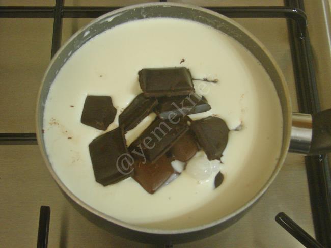 Mozaik Pastalı İrmik Tatlısı - Yapılışı (11/16) 