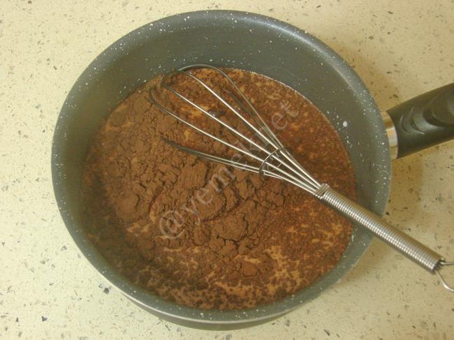 Mozaik Pastalı İrmik Tatlısı - Yapılışı (2/16) 