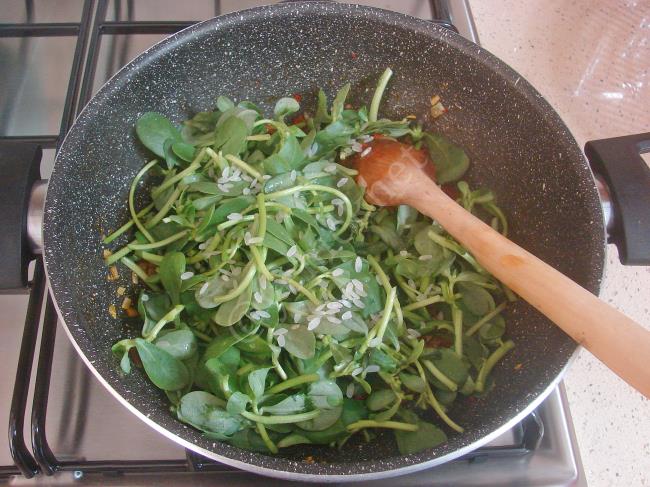 Semizotu Yemeği - Yapılışı (4/8) 