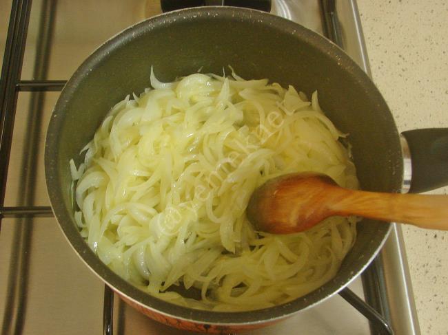 Soğan Çorbası - Yapılışı (4/12) 