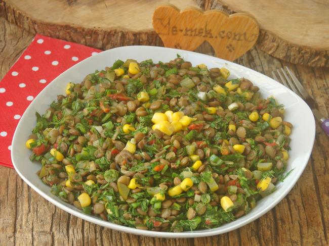 Ana Yemek Doyuruculuğunda Bir Salata : Yeşil Mercimek Salatası