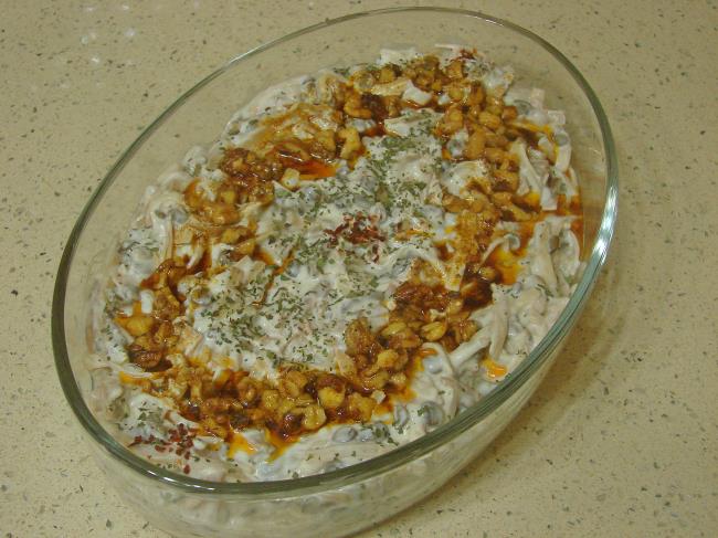 Yoğurtlu Mercimekli Erişte Salatası - Yapılışı (12/16) 