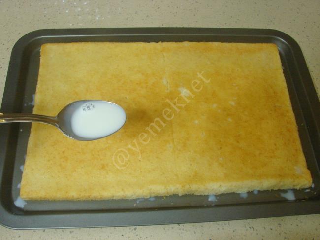 Çilekli Pasta - Yapılışı (13/24) 