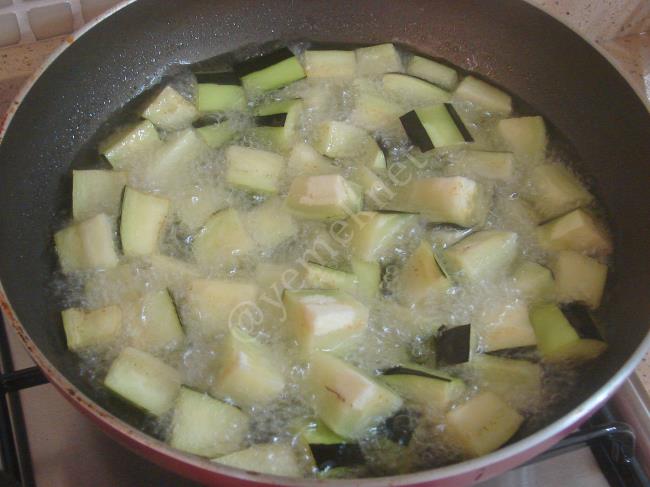 Etli Patlıcan Kebabı - Yapılışı (8/20) 