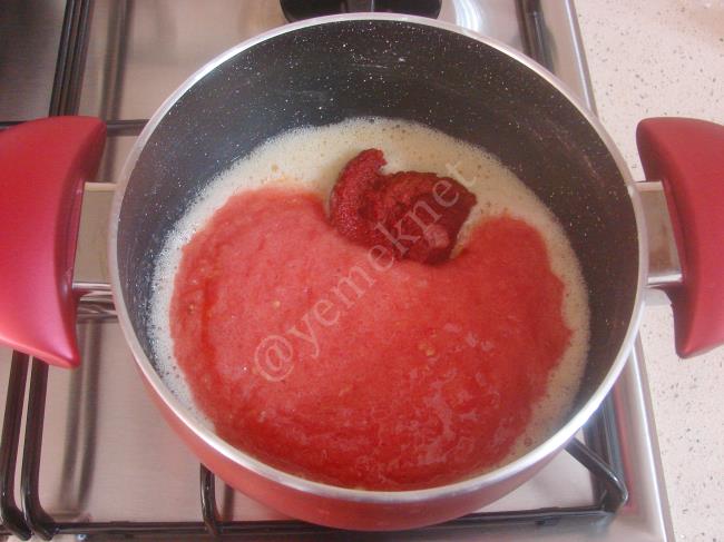 Şehriyeli Domates Çorbası - Yapılışı (4/12) 