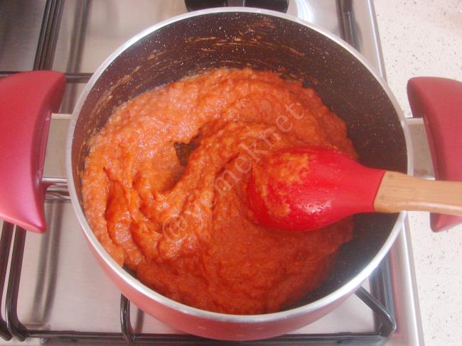 Şehriyeli Domates Çorbası - Yapılışı (5/12) 