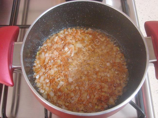 Arpa Şehriyeli Bulgur Pilavı - Yapılışı (5/12) 