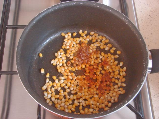 Baharatlı Patlamış Mısır - Yapılışı (5/12) 