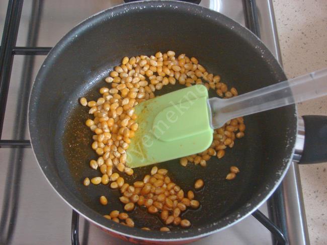 Baharatlı Patlamış Mısır - Yapılışı (6/12) 