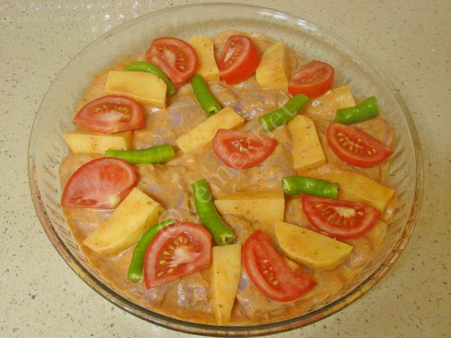 Fırında Soslu Tavuk - Yapılışı (8/12) 