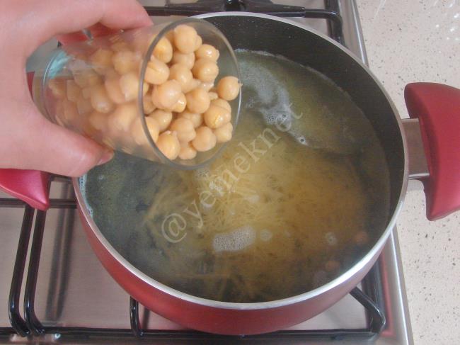 Hanımağa Çorbası - Yapılışı (4/12) 