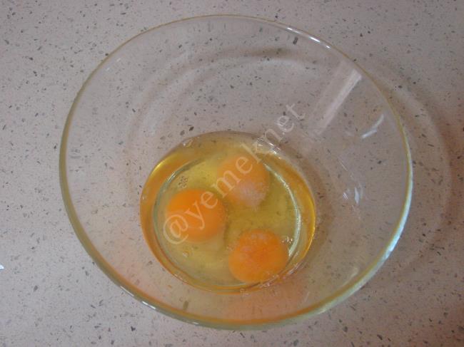 Kaşarlı Omlet - Yapılışı (2/12) 
