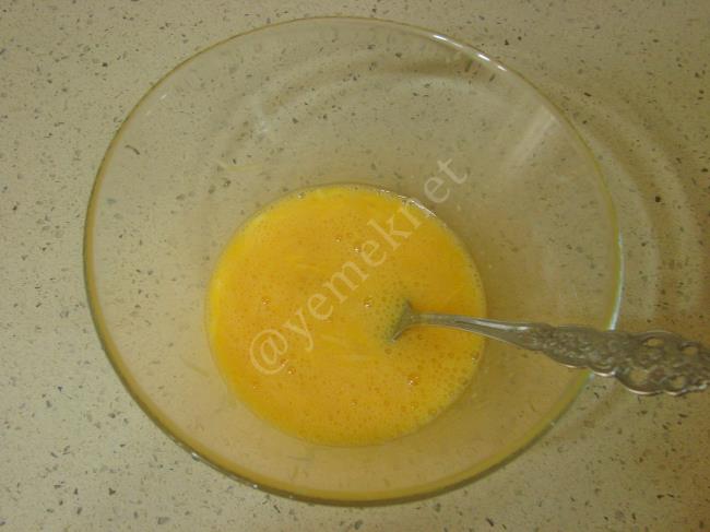Kaşarlı Omlet - Yapılışı (4/12) 