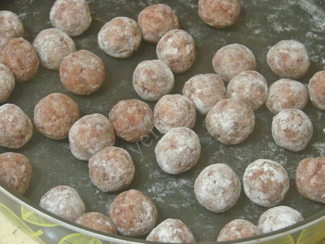 Köfteli Bezelye Yemeği - Yapılışı (4/12) 