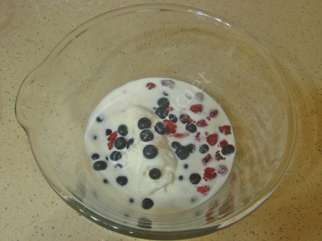 Meyveli Milkshake - Yapılışı (7/12) 