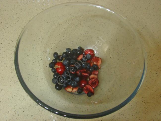 Meyveli Smoothie - Yapılışı (2/8) 