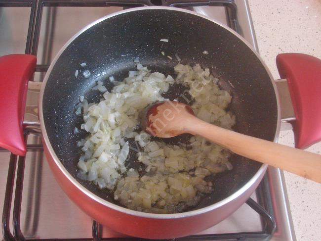 Sebzeli Ezogelin Çorbası - Yapılışı (3/12) 