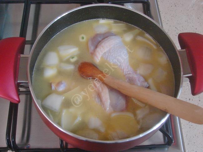 Tavuklu Mercimek Çorbası - Yapılışı (5/12) 