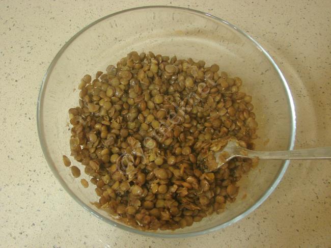 Tavuklu Mercimek Salatası - Yapılışı (2/8) 