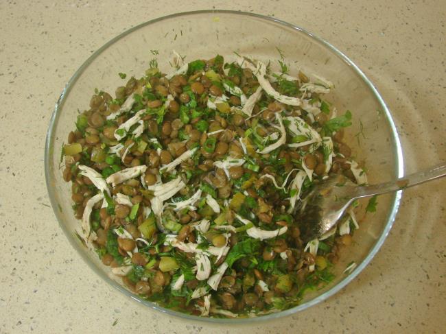 Tavuklu Mercimek Salatası - Yapılışı (5/8) 