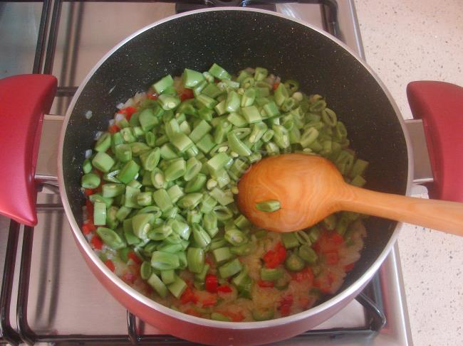 Taze Fasulyeli Bulgur Pilavı - Yapılışı (5/16) 