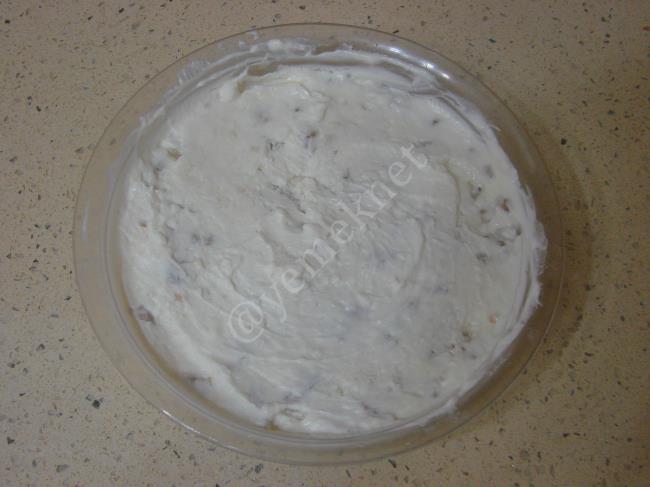 Yoğurtlu Dondurma - Yapılışı (9/12) 