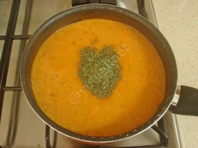 Yoğurtlu Ezogelin Çorbası - Yapılışı (12/16) 