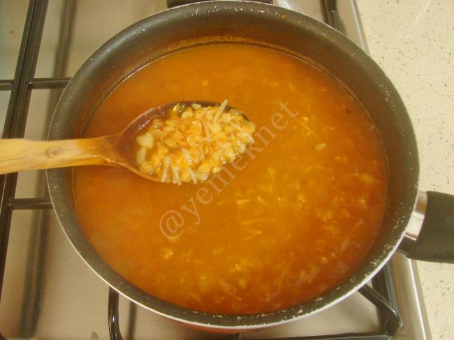 Yoğurtlu Ezogelin Çorbası - Yapılışı (9/16) 