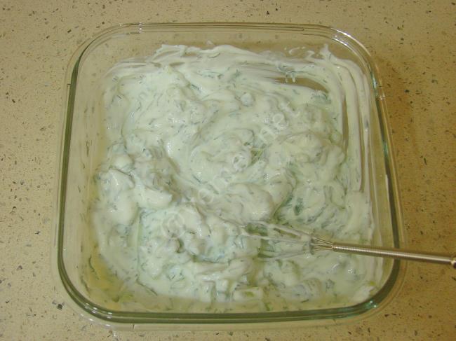 Süzme Yoğurtlu Salata - Yapılışı (5/8) 