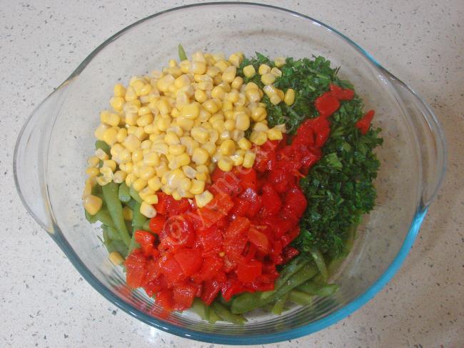 Taze Fasulye Salatası - Yapılışı (4/8) 