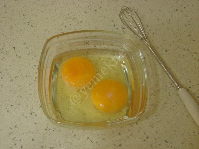 Biberli Omlet - Yapılışı (3/8) 