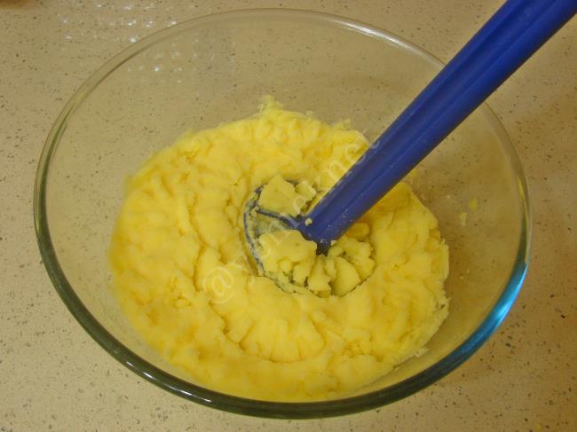 Garnitürlü Patates Salatası - Yapılışı (3/12) 