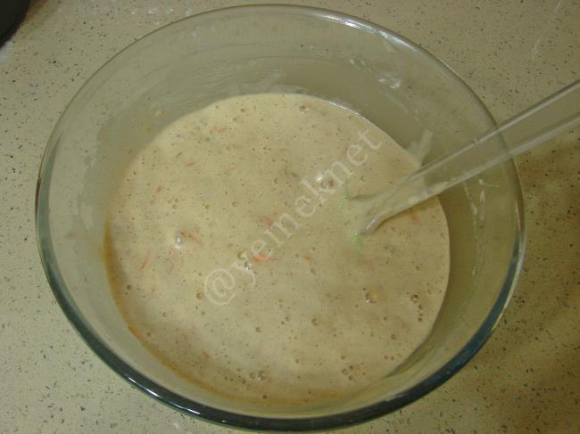 Havuçlu Yağsız Kek - Yapılışı (7/12) 