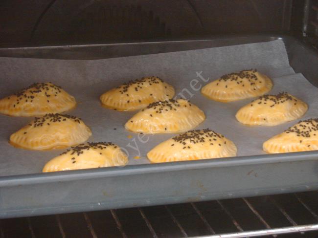 Kıyır Poğaça - Yapılışı (12/16) 