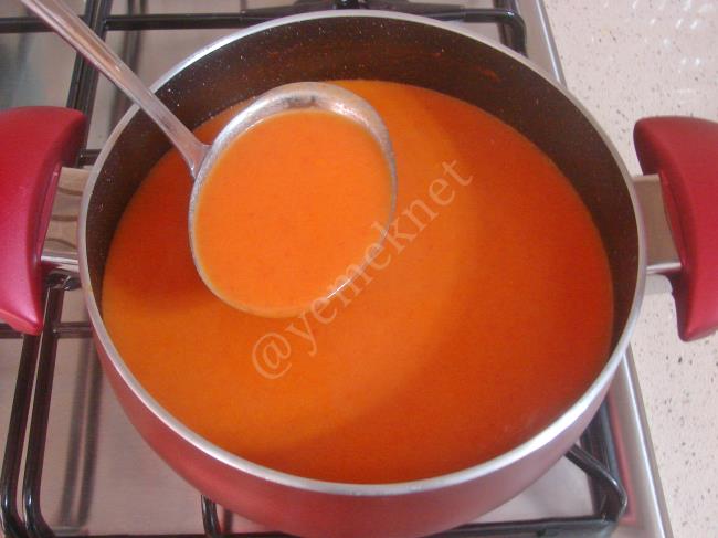 Sütlü Domates Çorbası - Yapılışı (13/16) 