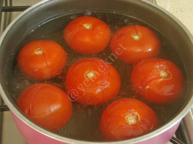 Sütlü Domates Çorbası - Yapılışı (3/16) 