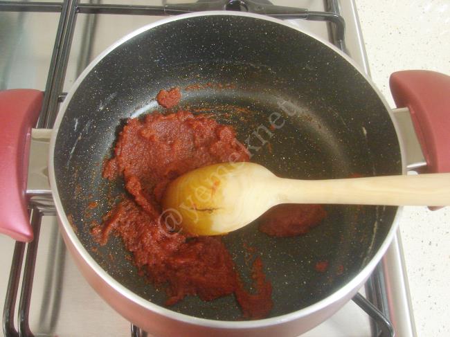 Sütlü Domates Çorbası - Yapılışı (9/16) 