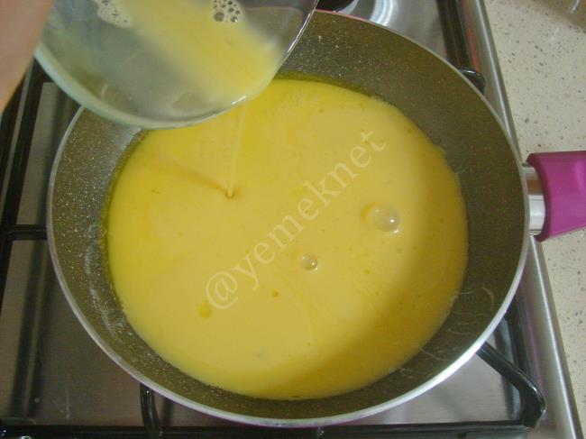 Sütlü Omlet - Yapılışı (7/12) 